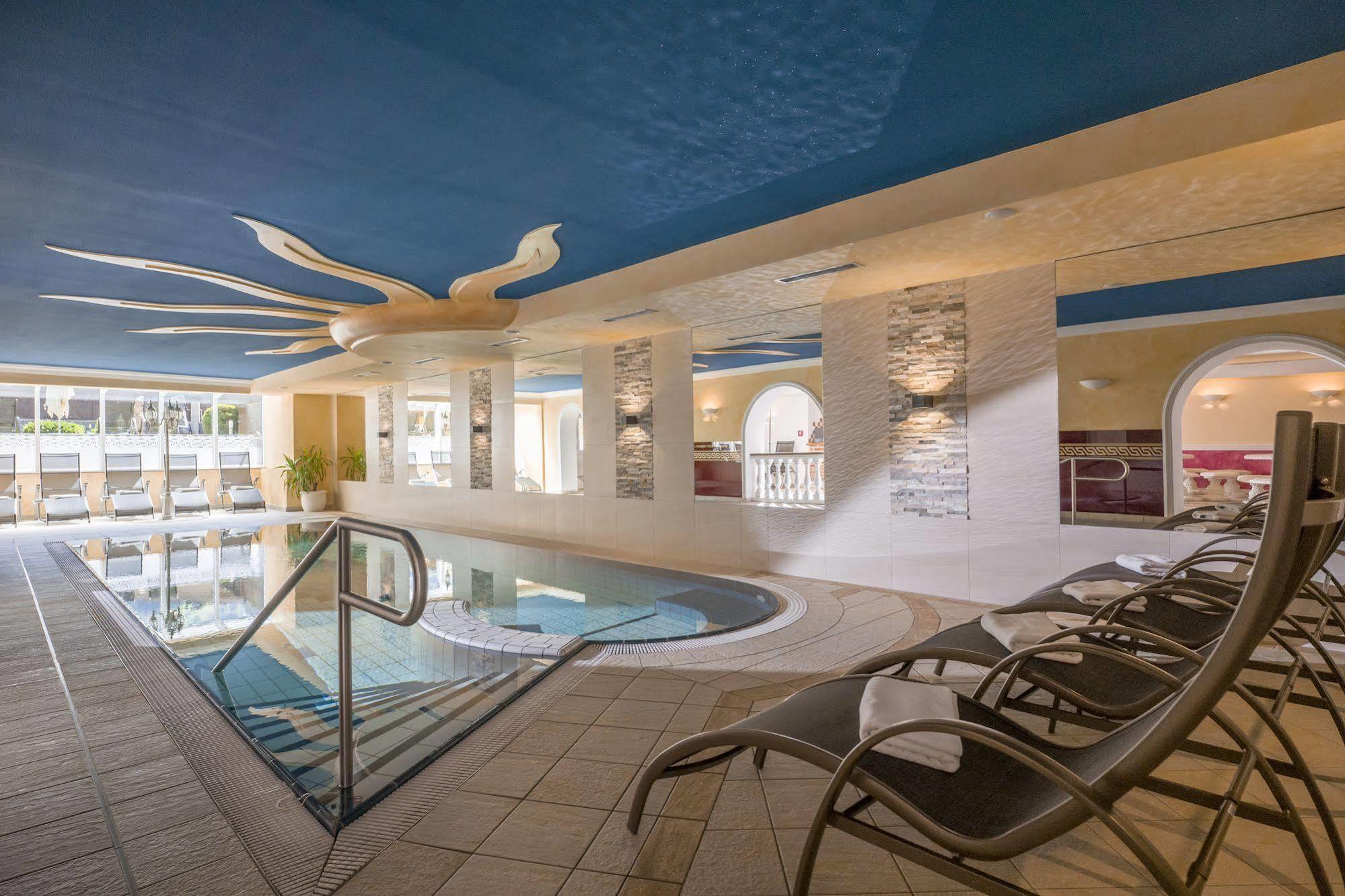 Alpina Hotel 4*