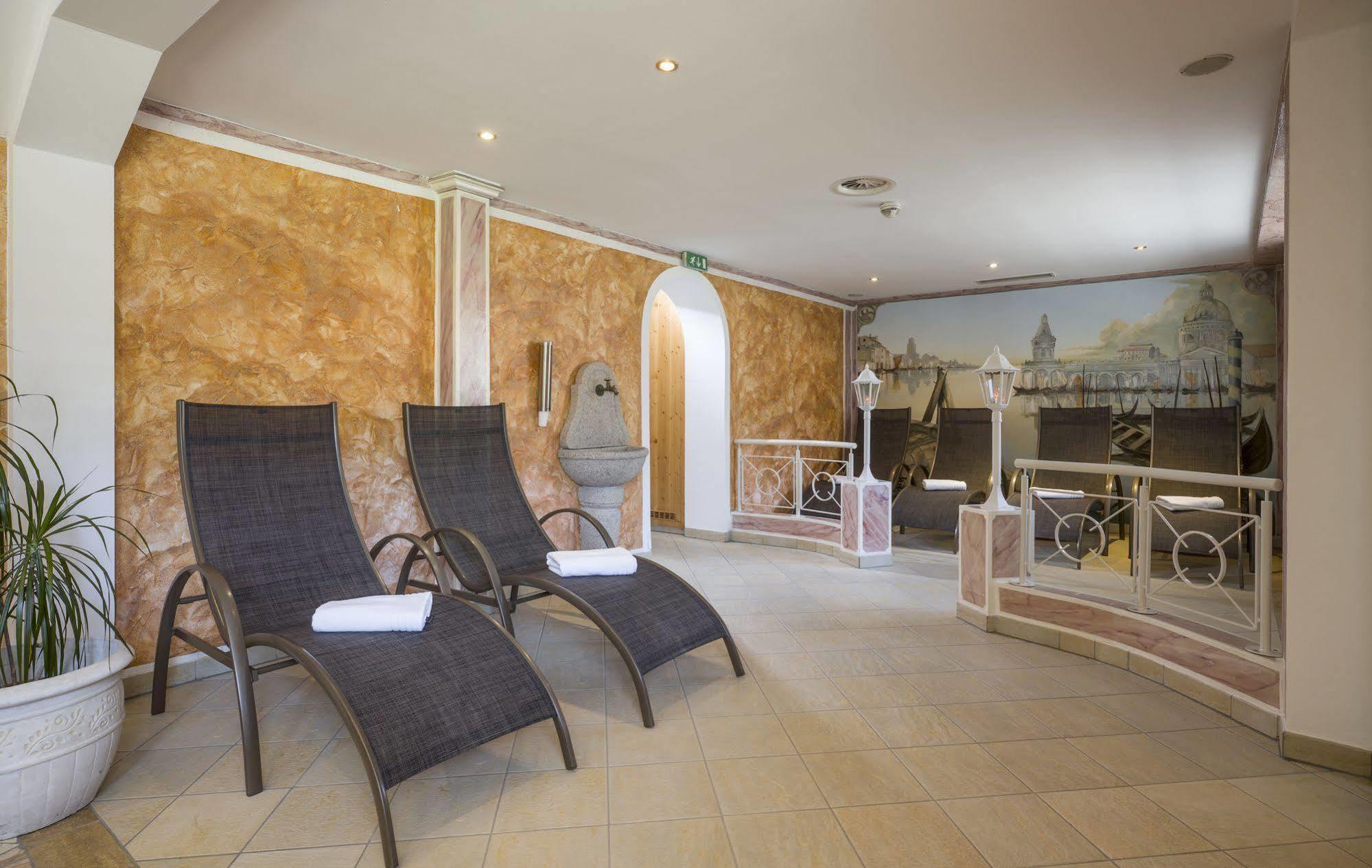 Hotel Alpina 4*