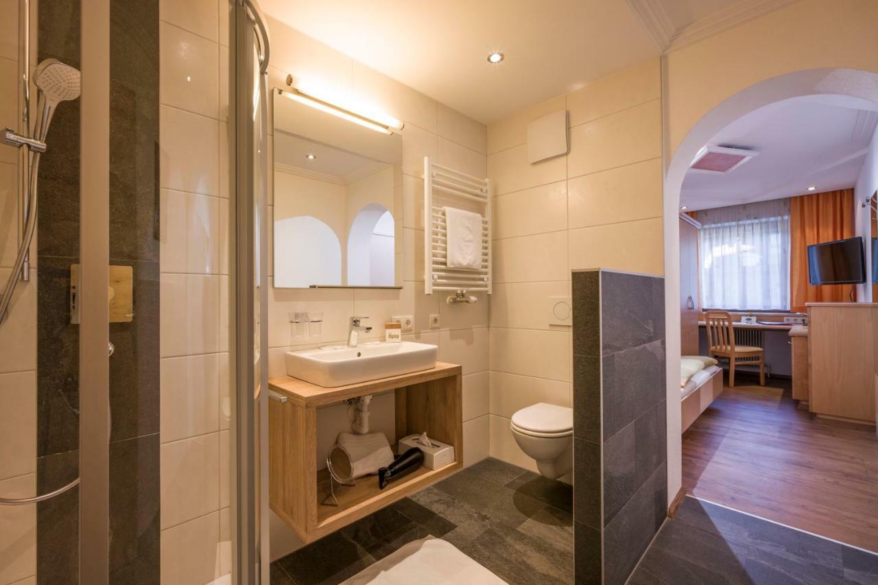 Alpina Hotel 4*